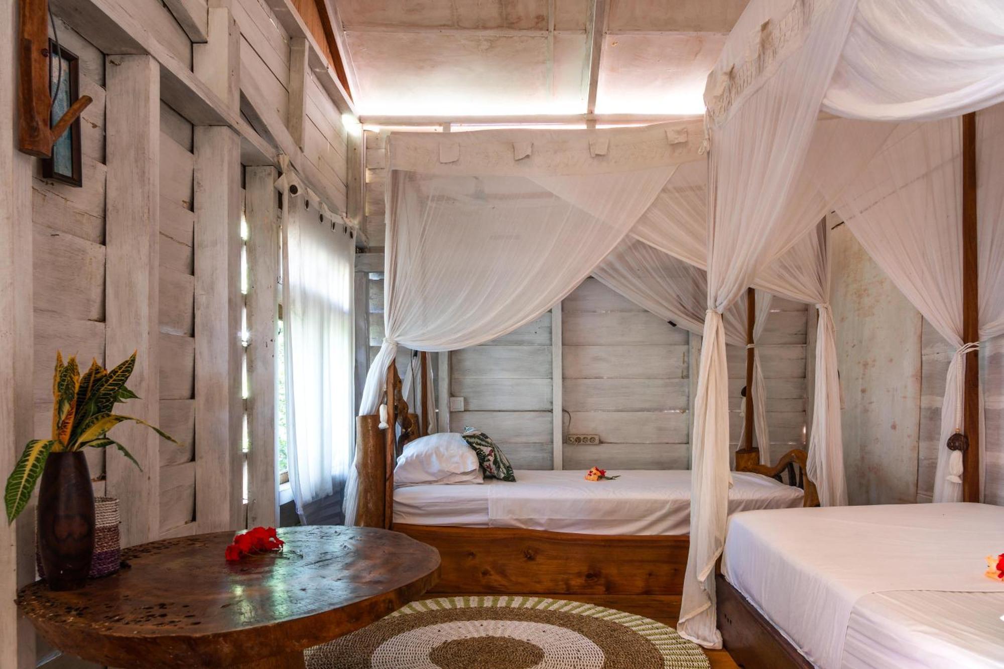 Отель Mentawai Surf Camp Muarasiberut Экстерьер фото
